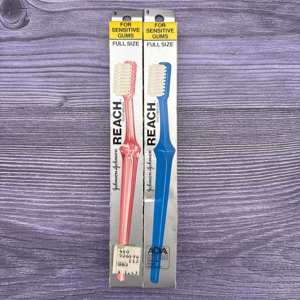 2 VTG Johnson & Johnson Reach Toothbrush For Sensitive Gums Full Size Gentle (9)